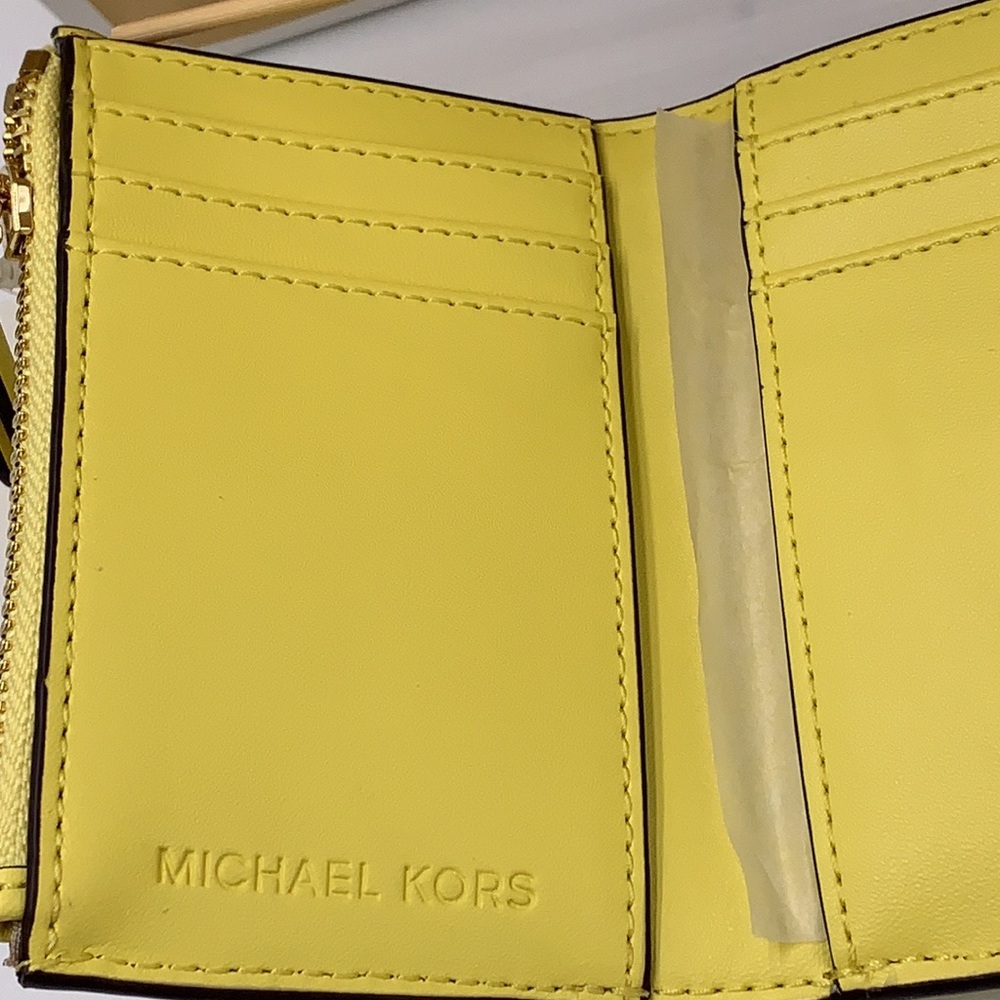 NWT MICHAEL KORS CARMEN MEDIUM FLAP BIFOLD WALLET SUNSHINE COLOR - Picture 8 of 13